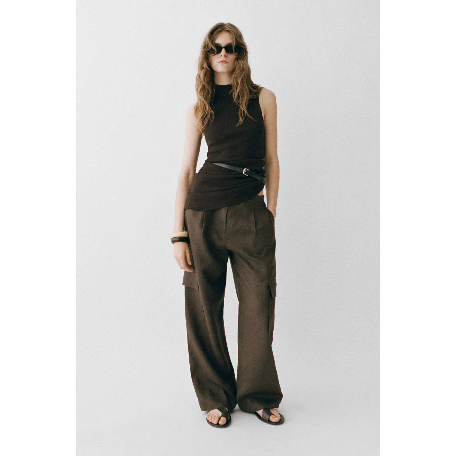 Mango linnen wide leg regular waist cargo broek donkerbruin