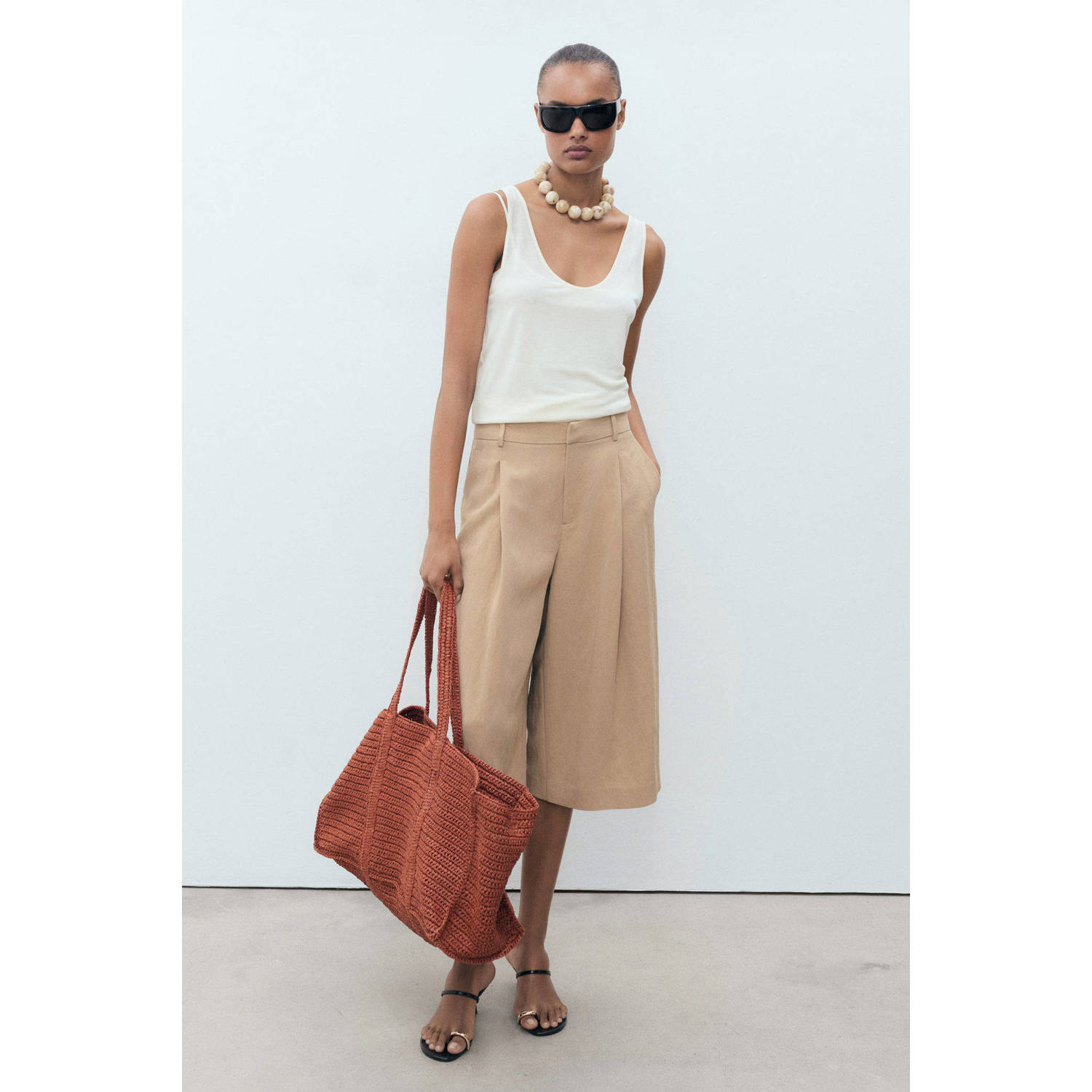 Mango a-lijn regular waist bermuda short beige