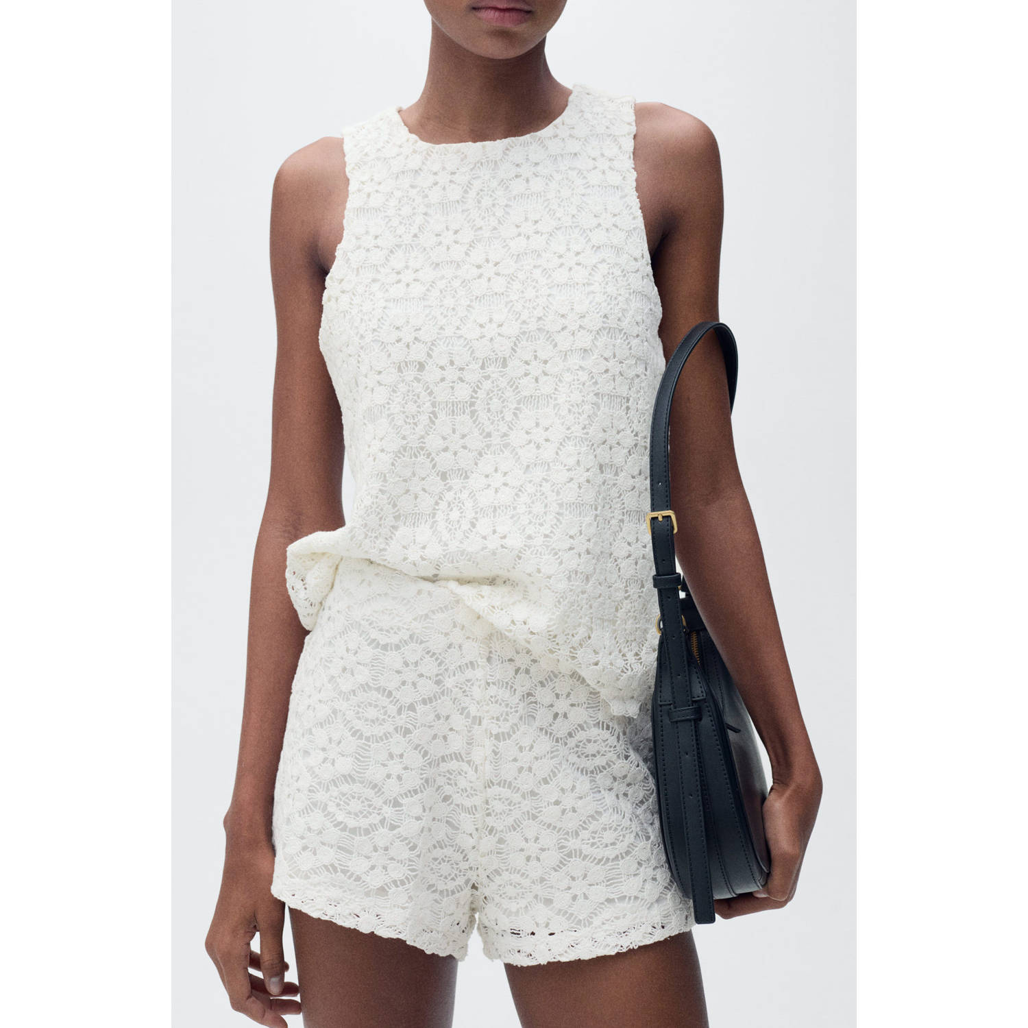 Mango slim regular waist casual short ecru crochet