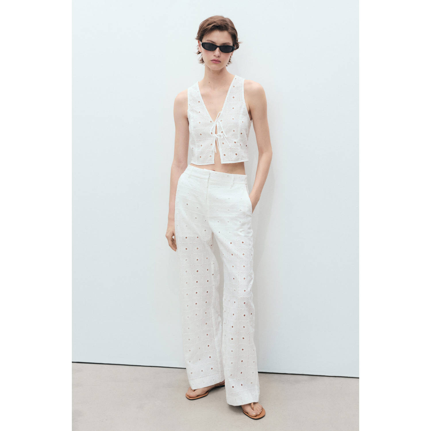 Mango wide leg regular waist pantalon wit crochet