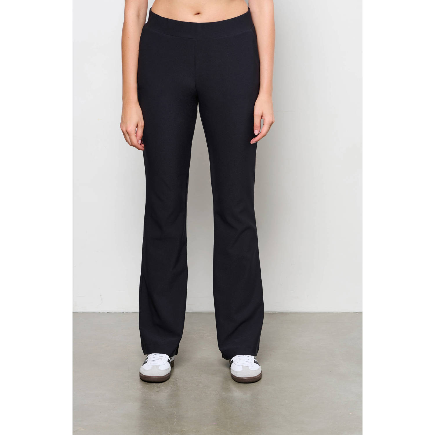 &Co Woman travelstof straight regular waist pantalon zwart