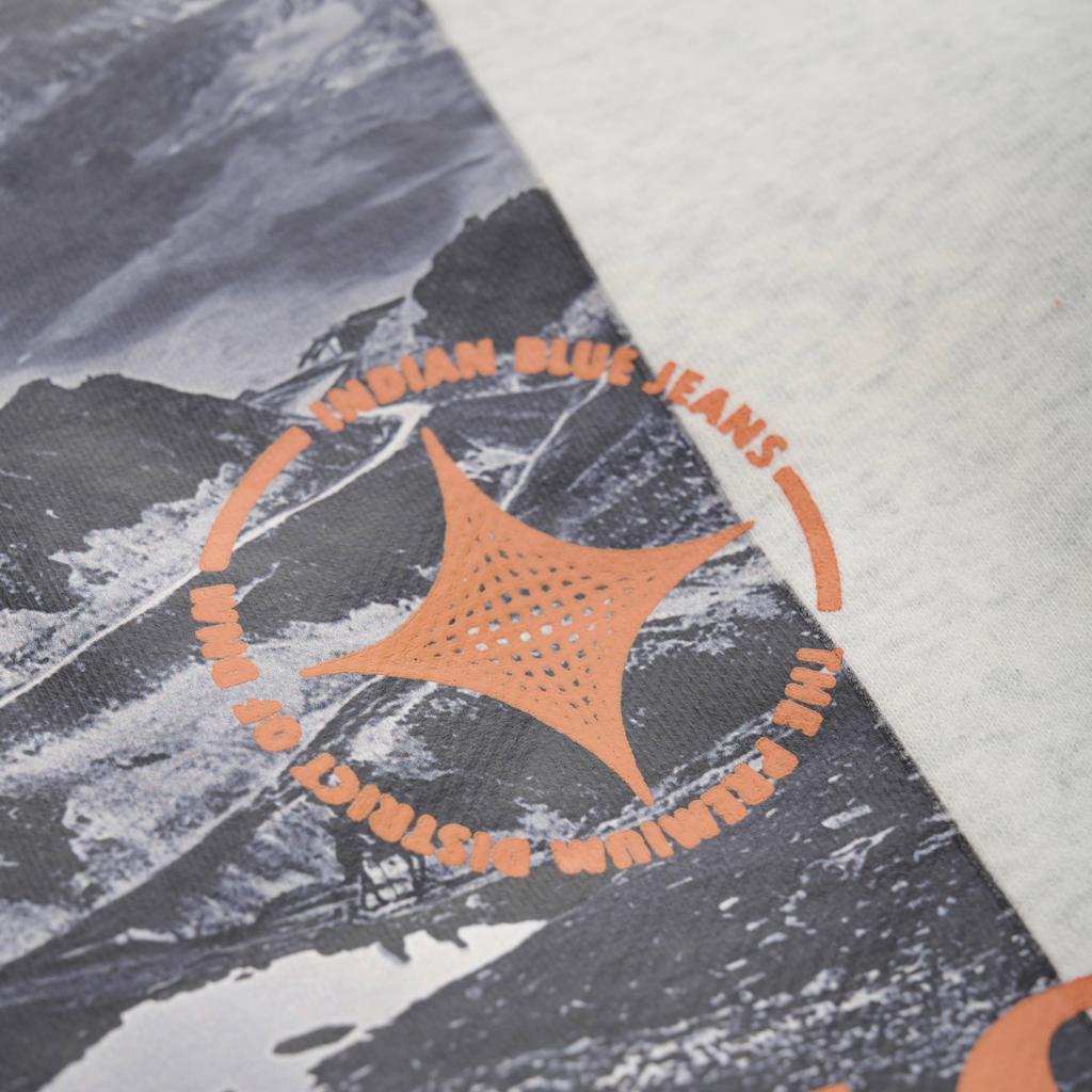 Grijs melange jongens Indian Blue Jeans sweater melange met backprint, lange mouwen, ronde hals en geribde boorden