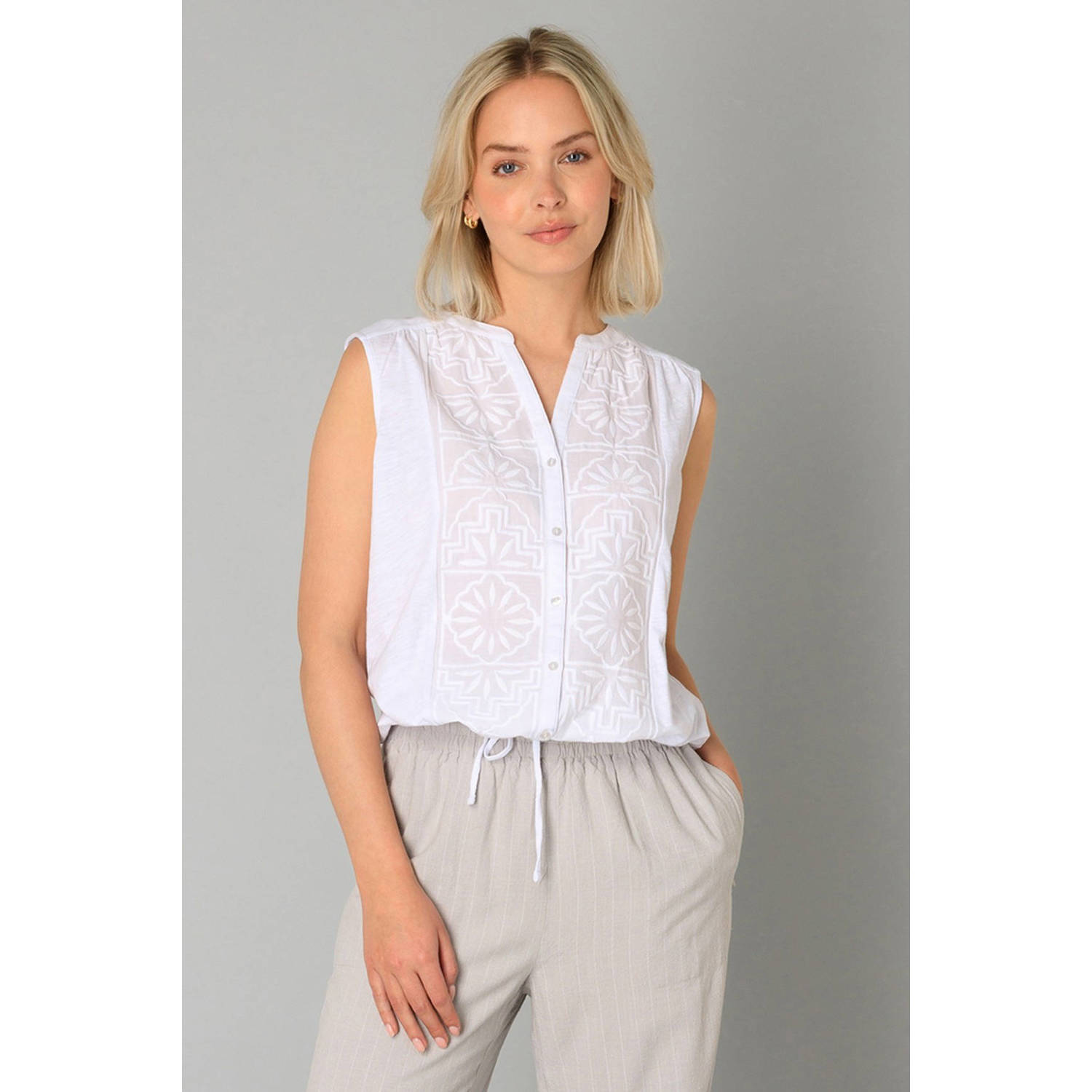 Yest blouse wit
