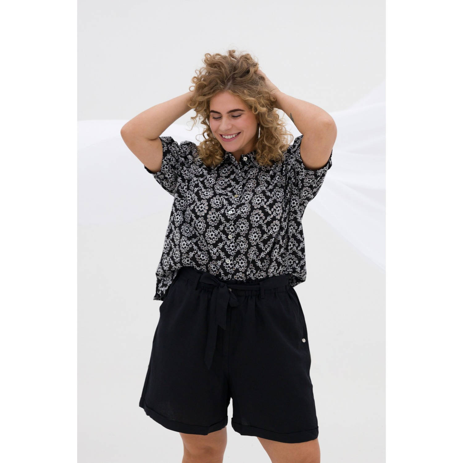 Yesta blouse zwart broderie