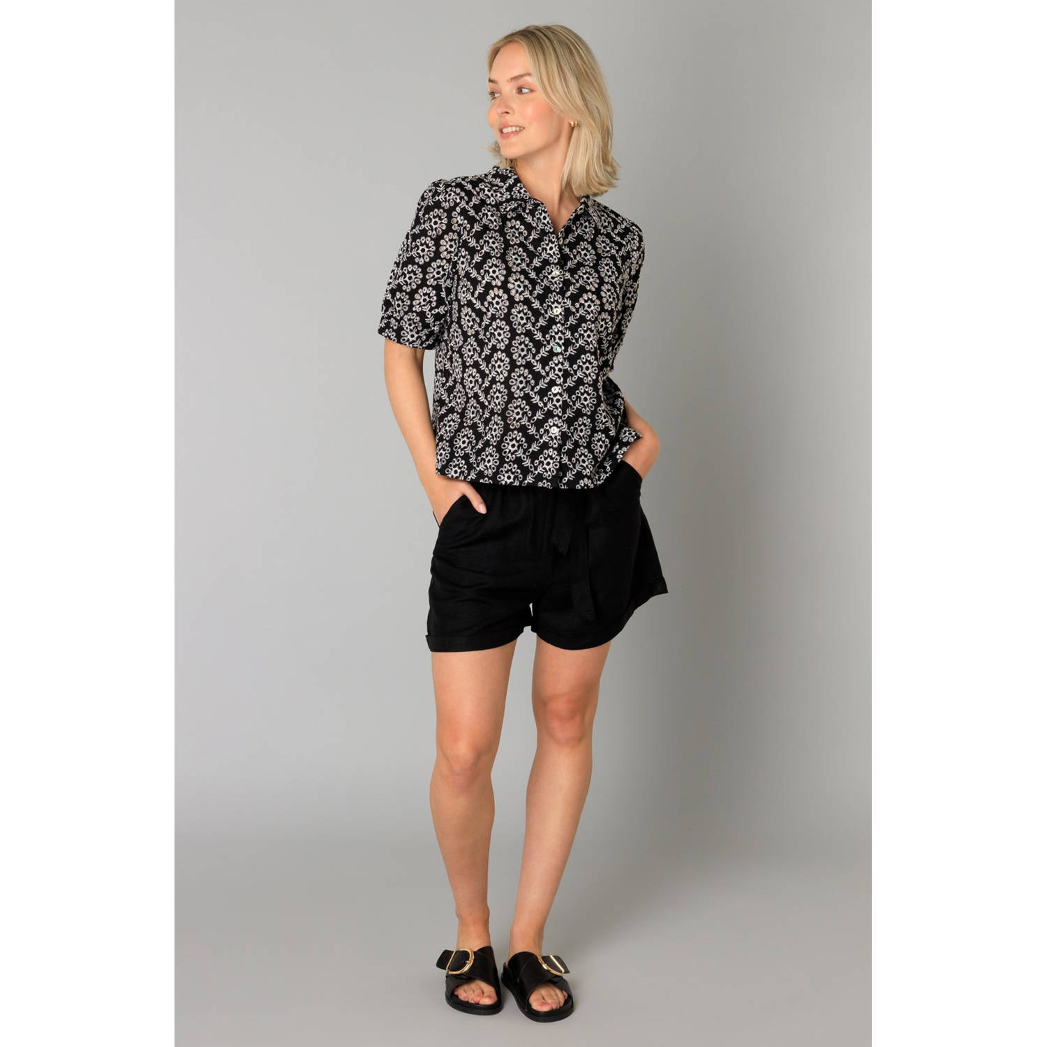 Yest blouse zwart broderie