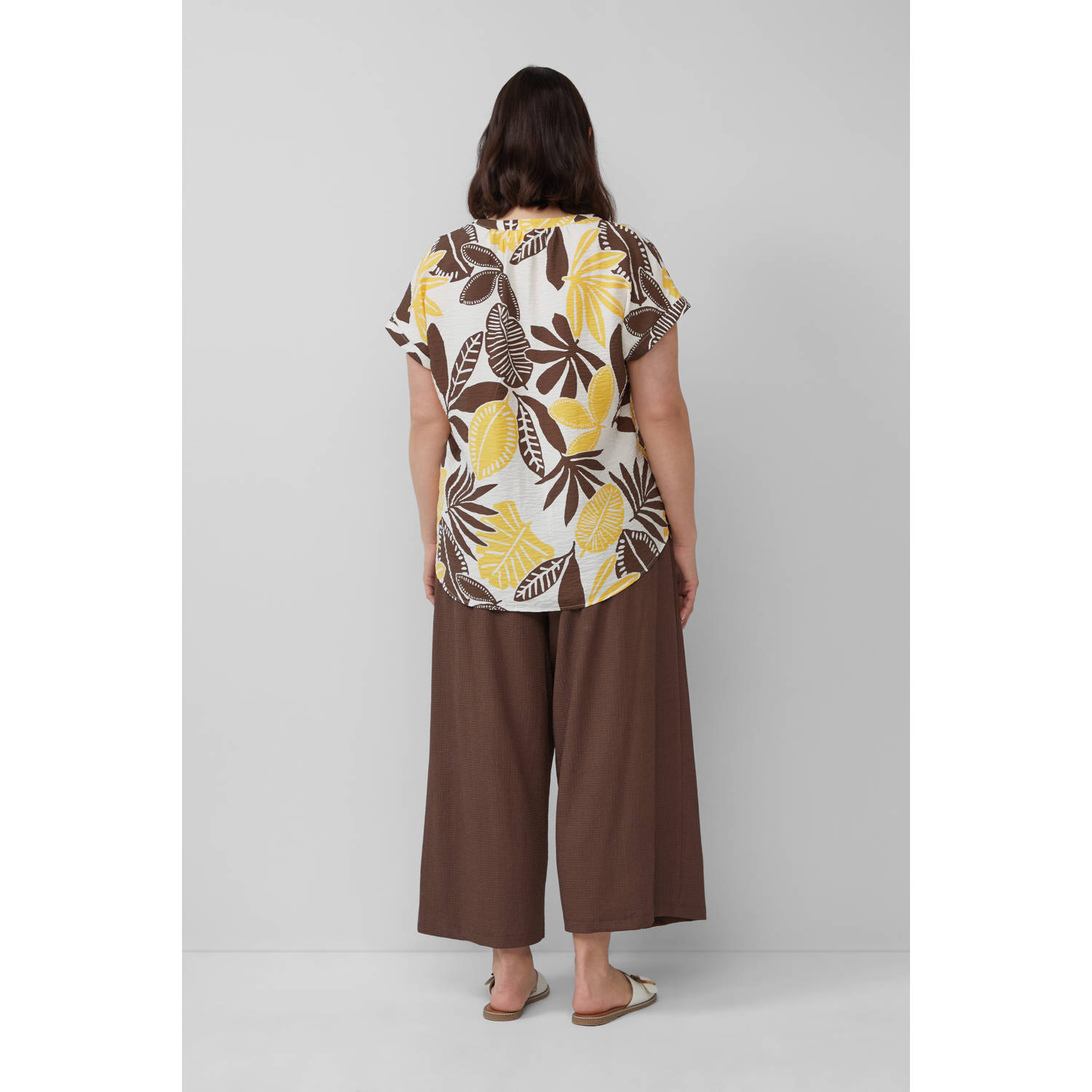 s.Oliver Curve top wit bruin met bladprint