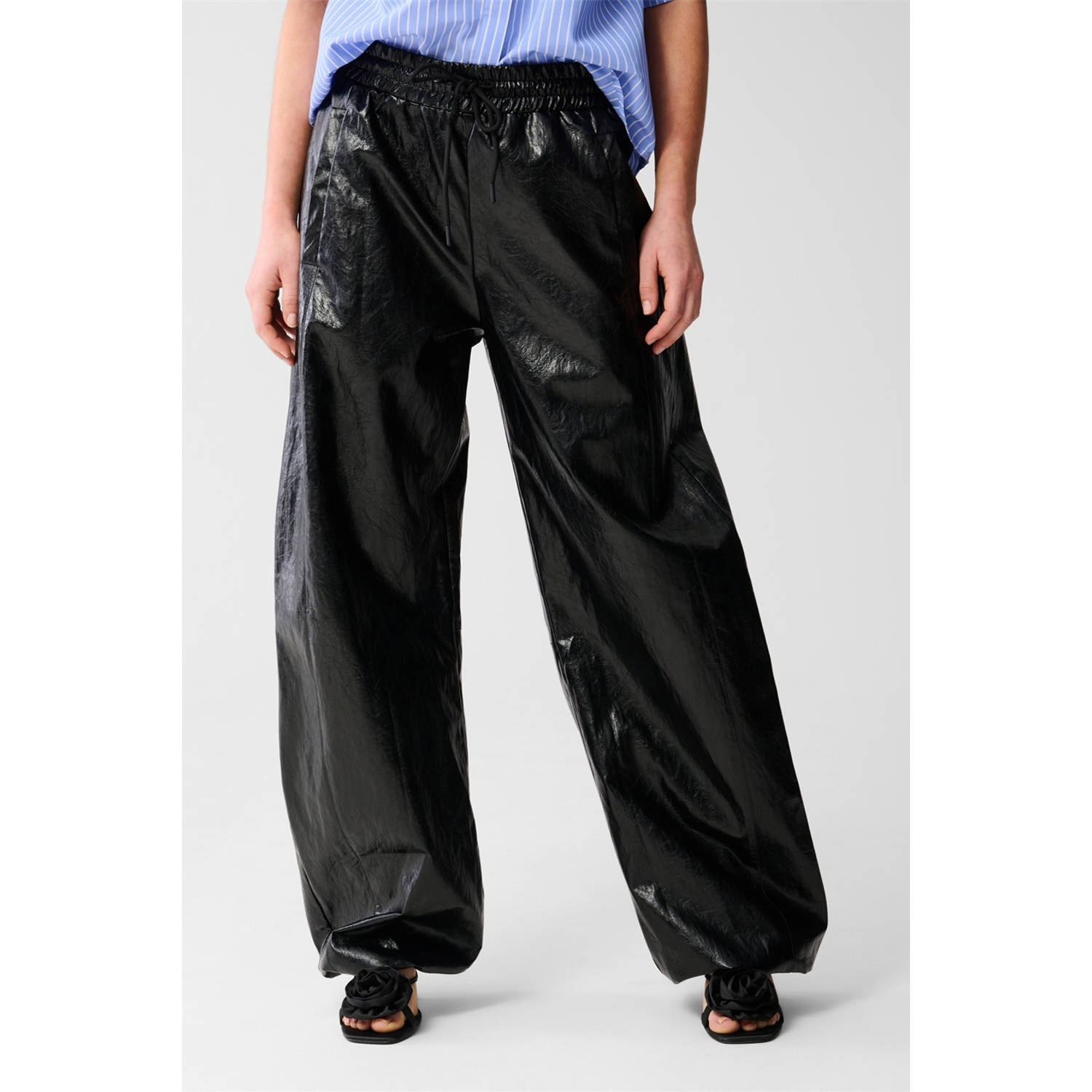 Shoeby imitatieleren barrel high waist coated broek zwart