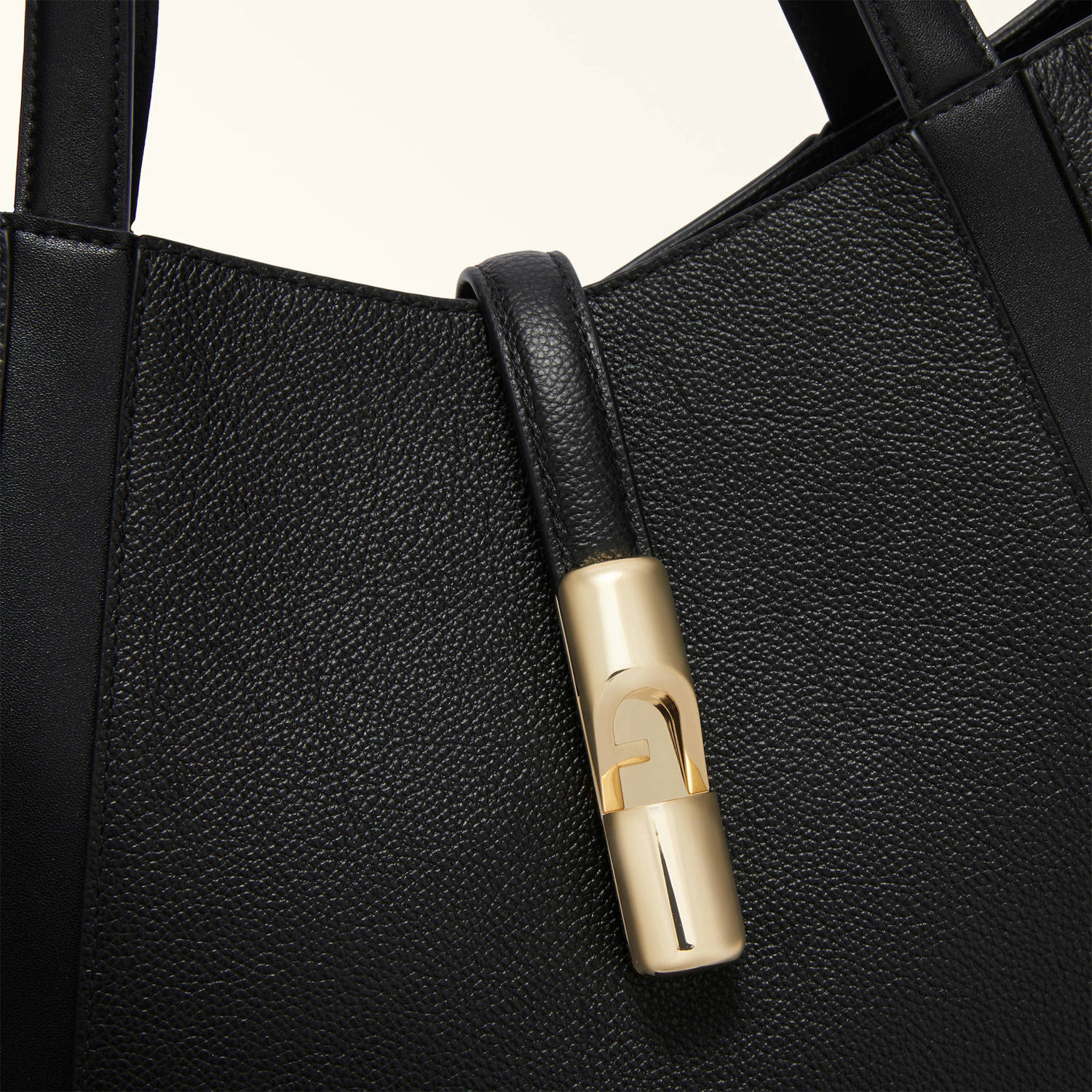 Furla leren shopper Goccia L zwart