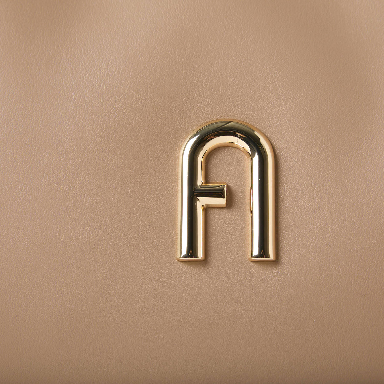 Furla leren schoudertas Diamante S beige