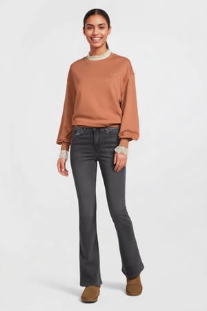 sweater bruin