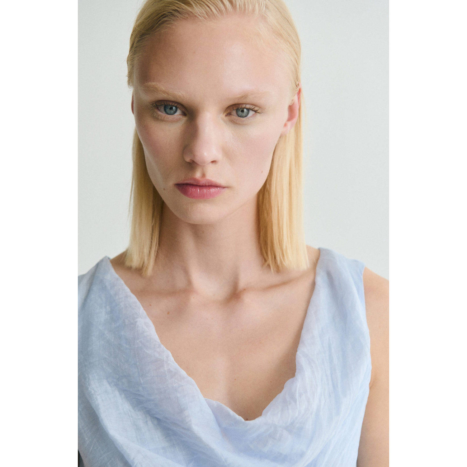 Mango midi jurk lichtblauw