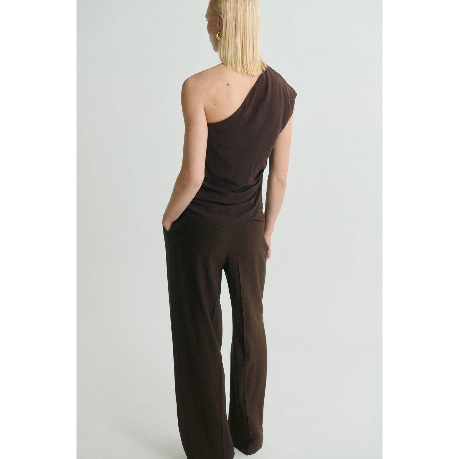 Mango one shoulder top donkerbruin