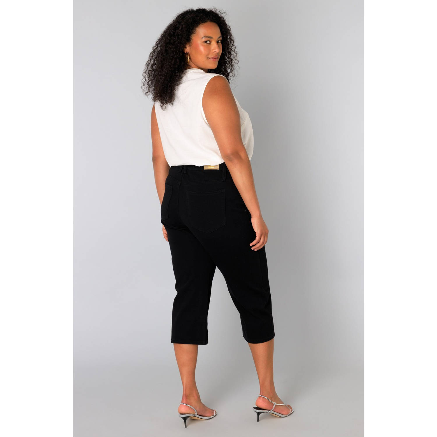 Yesta slim regular waist broek zwart