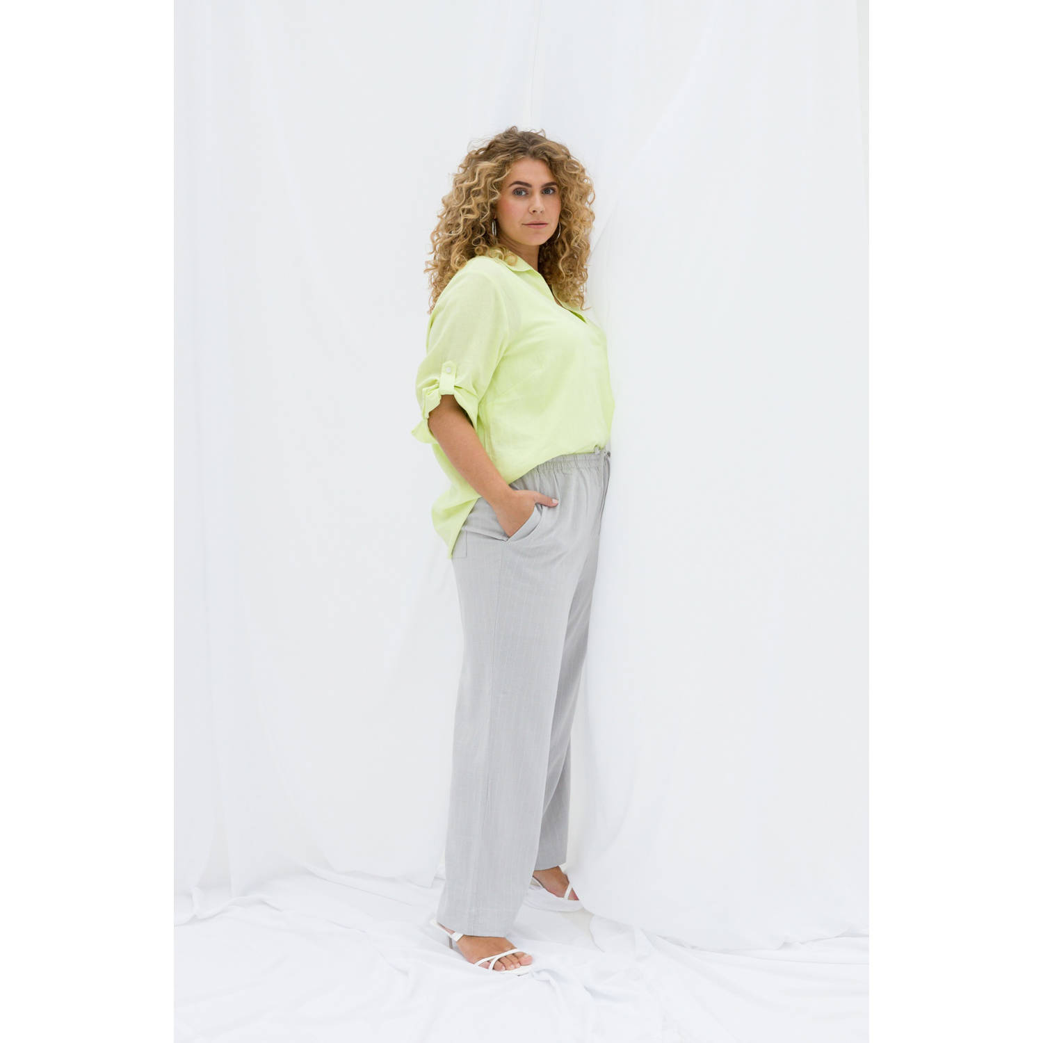 Yesta wide leg regular waist broek lichtgrijs
