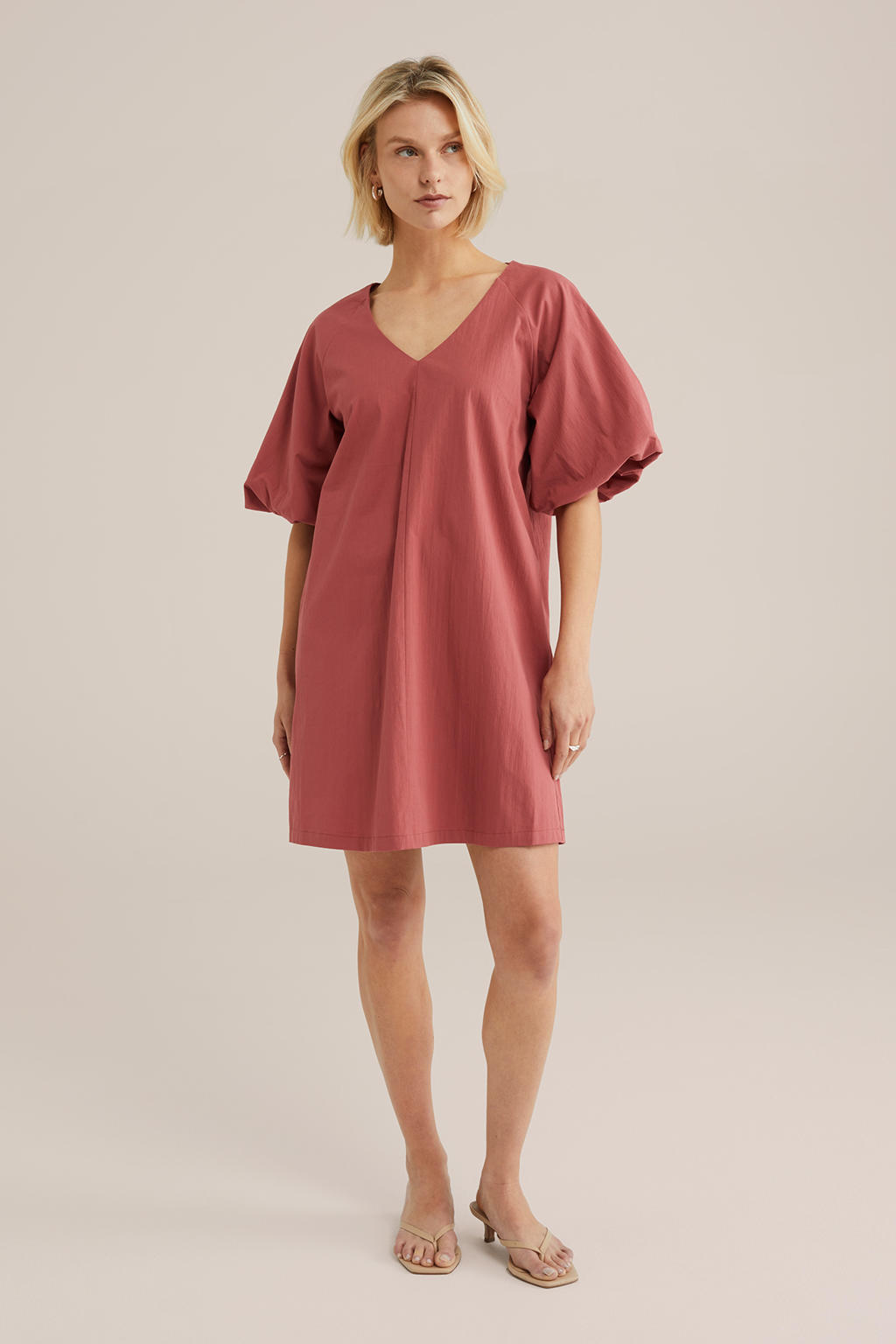 Vrouwen zomerjurk ronde hals driekwart mouwen knielengte effen kleur knoppen losse trui zacht casual ademend dame herfst lente midi-jurk kopen vanaf een prijs van 14 Vrouwen zomerjurk ronde hals driekwart mouwen knielengte effen kleur knoppen losse trui zacht casual ademend dame herfst lente midi-jurk kopen vanaf een prijs van 14