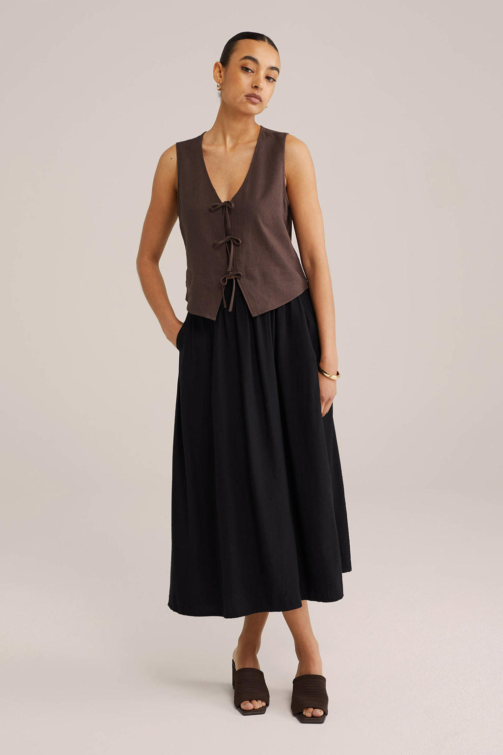 Bruine dames WE Fashion linnen top met effen en V-hals