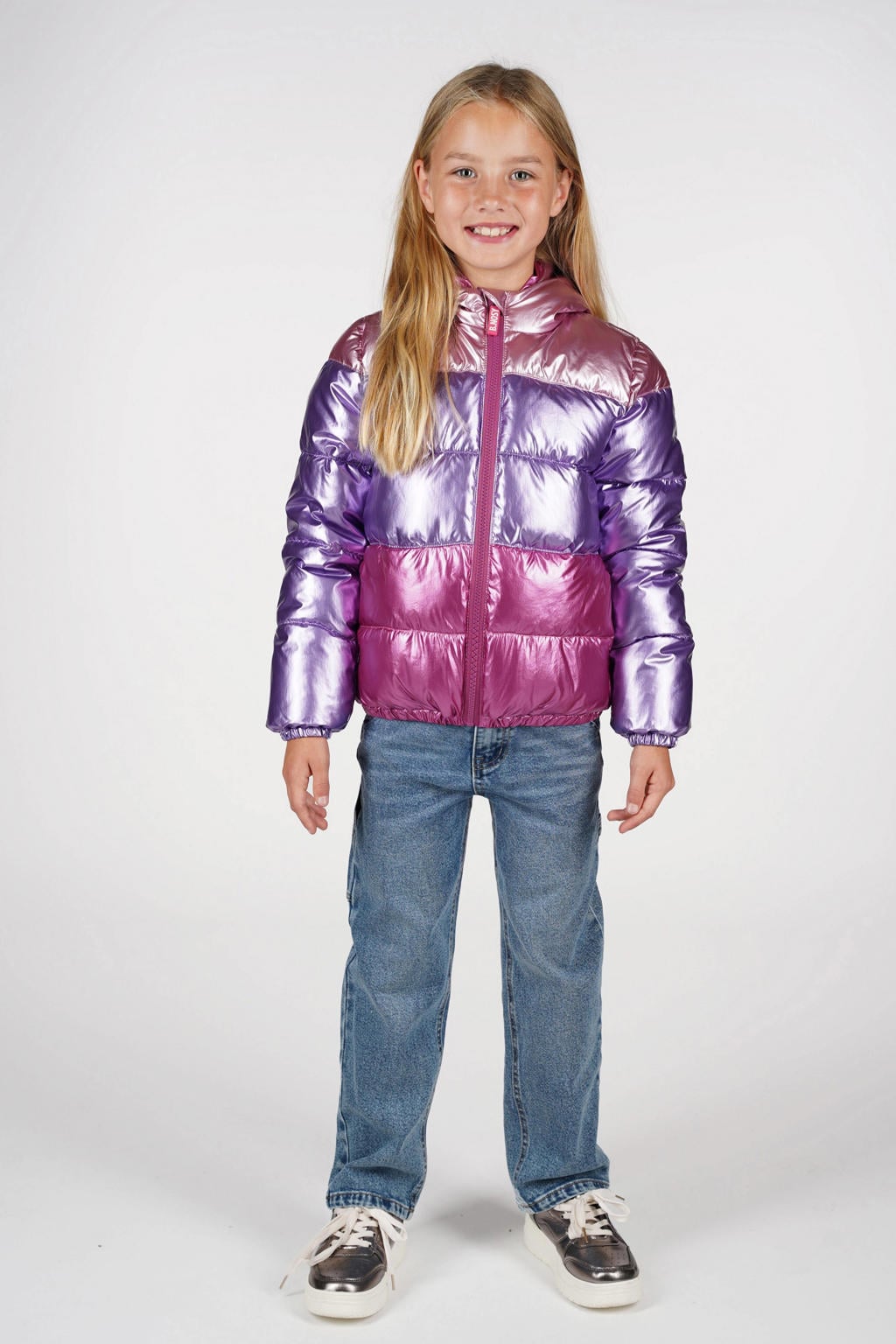 Lila en roze meisjes B.Nosy gewatteerde jas van coated materiaal met meerkleurige print, lange mouwen, capuchon, ritssluiting en glimmend detail