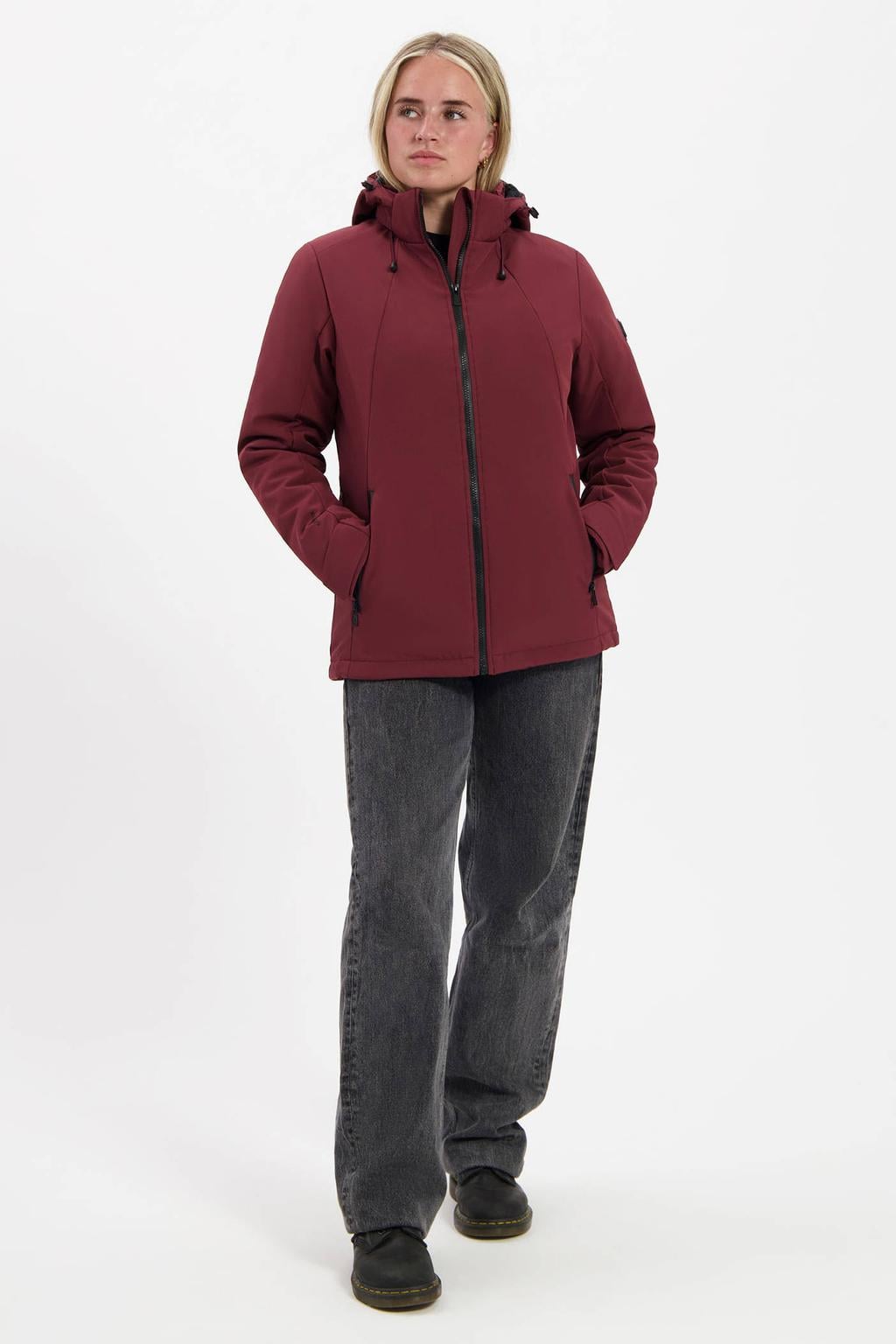 Donkerrode dames Kjelvik softshell jas Karlijn van polyester met effen, lange mouwen, capuchon en ritssluiting