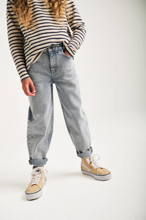 mom jeans light blue denim