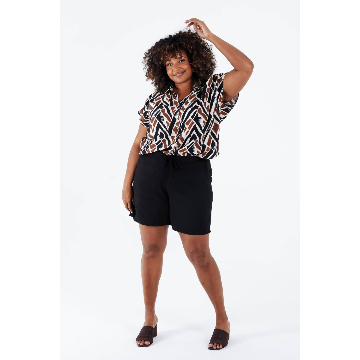 Paprika straight regular waist casual short zwart