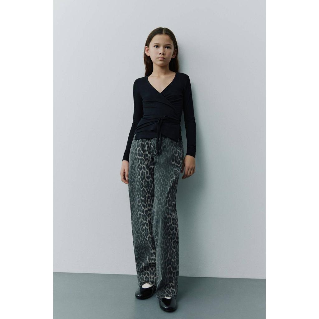 Grijze meisjes Sofie Schnoor straight casual broek van stretchkatoen met rits- en knoopsluiting en dierenprint