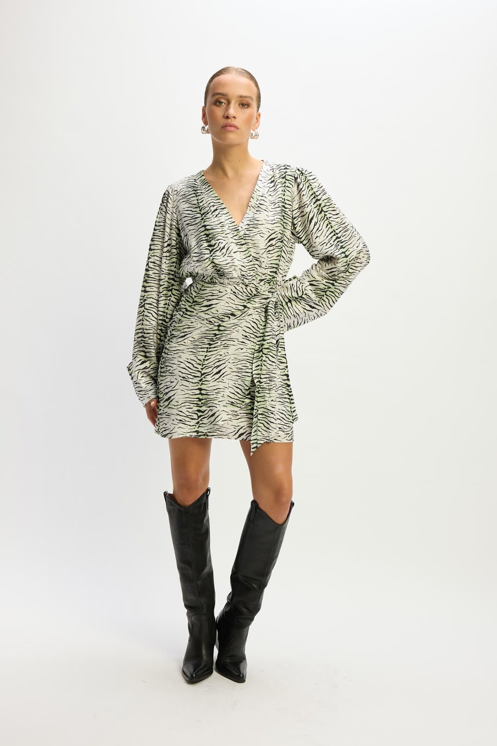 Ecru en zwarte dames Refined Department wikkel- overslagjurk met dierenprint en lange mouwen