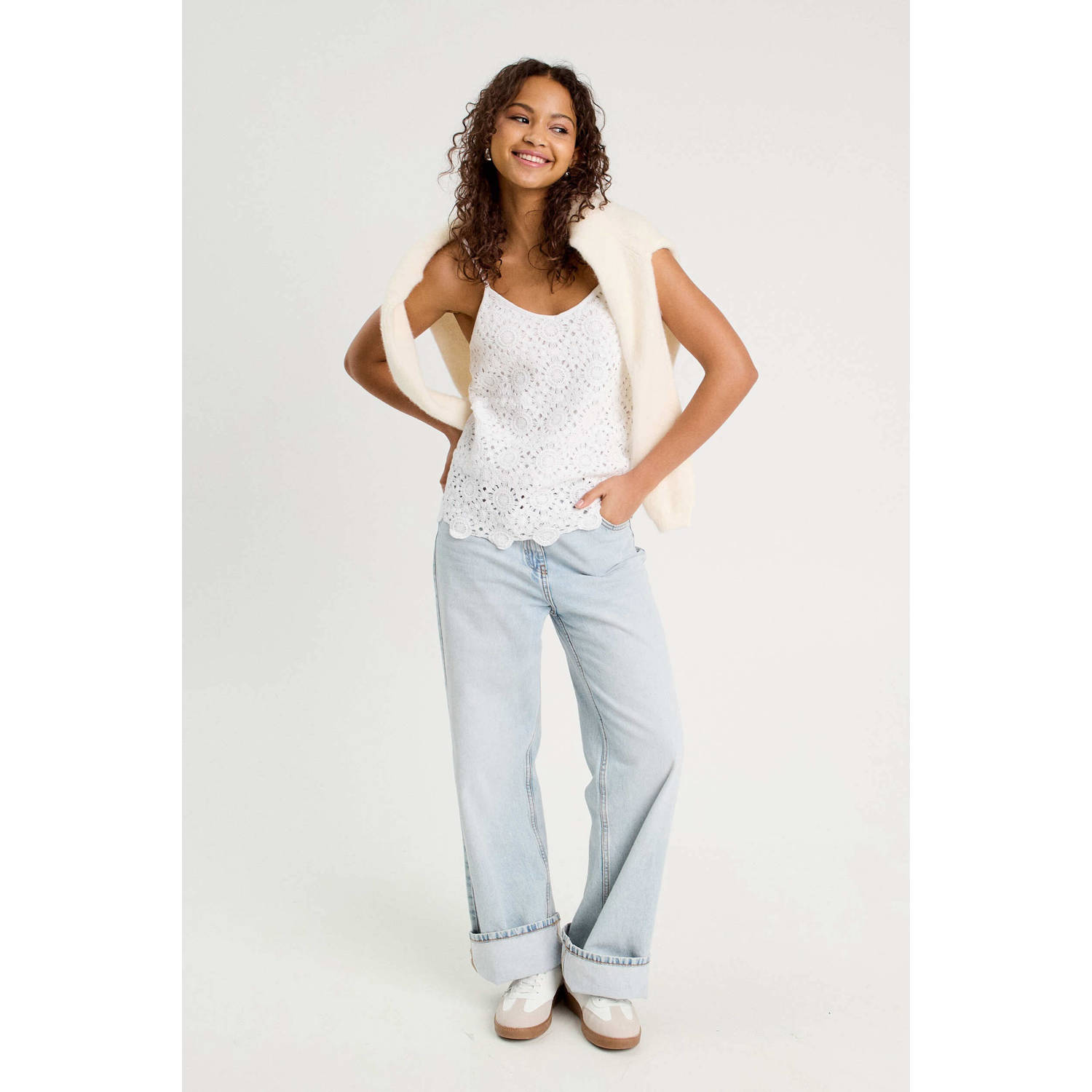Cache mouwloze top wit crochet