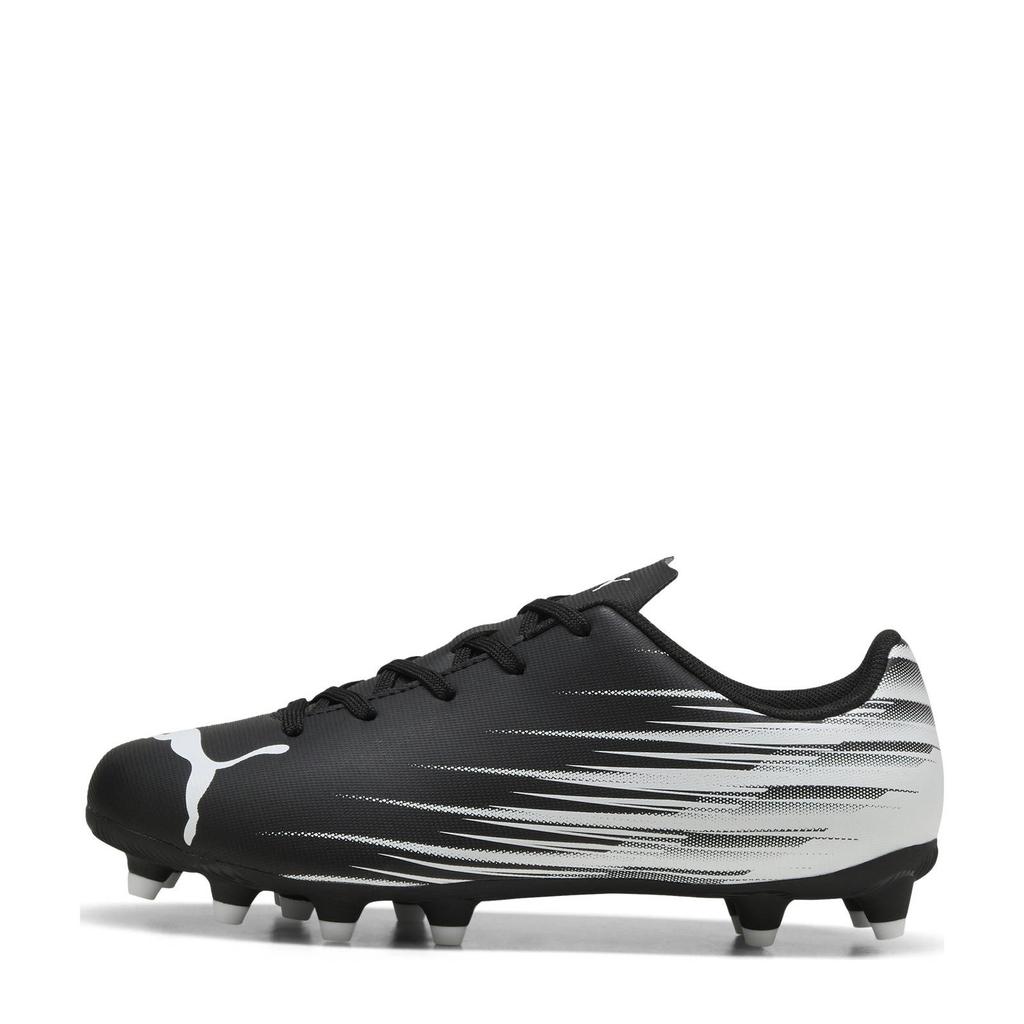 Zwart en witte jongens en meisjes Puma Attacanto II junior voetbalschoenen van imitatieleer/voering: mesh/voetbed: eva