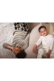 thumbnail: Quapi pyjamaset met all over print ecru