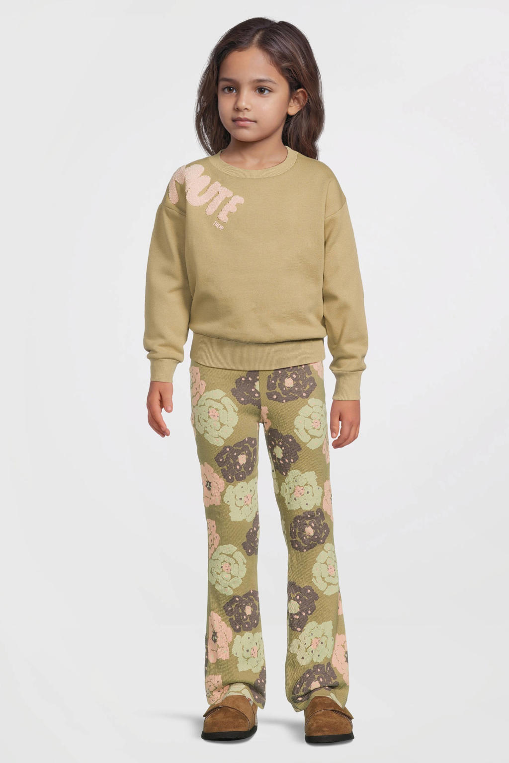 Kaki en lichtroze meisjes Quapi sweater van katoen met tekst print, lange mouwen, ronde hals, drukknoopsluiting en 3D applicatie