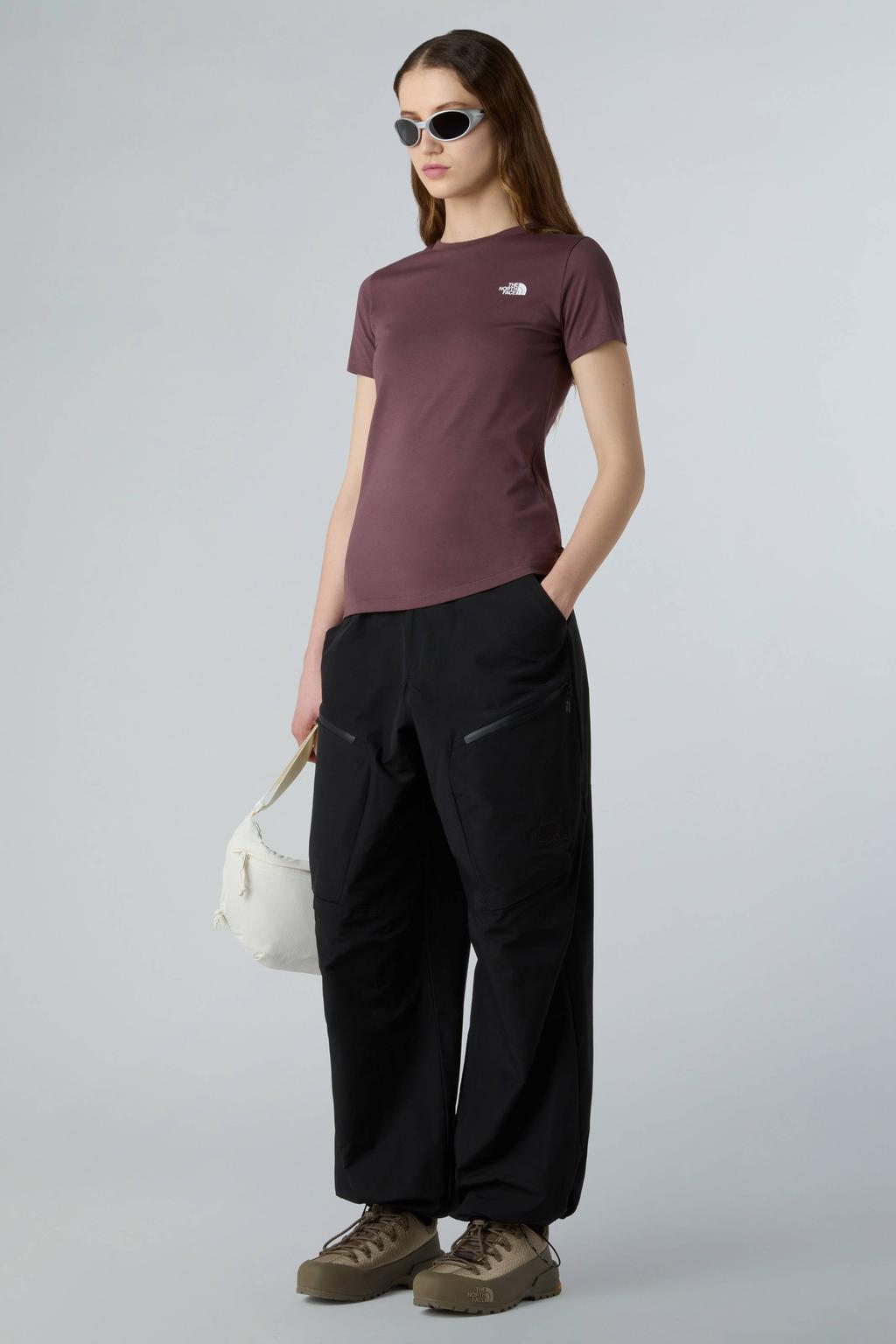 Paarse dames The North Face T-shirt Simple Dome van katoen met logo dessin, korte mouwen en ronde hals
