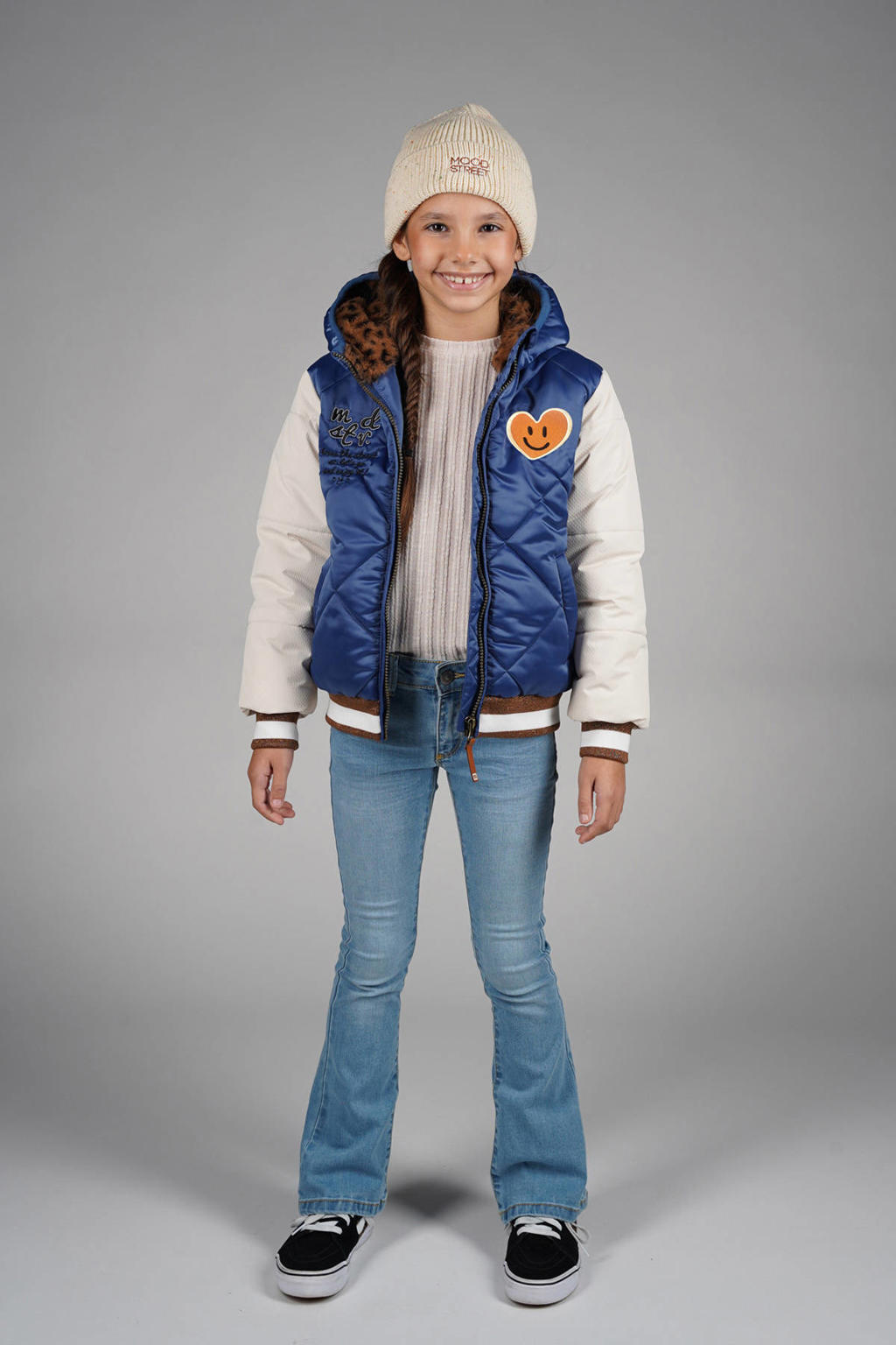 Blauw, wit en bruine meisjes Moodstreet bomberjack winter met meerkleurige print, lange mouwen, capuchon, ritssluiting en doorgestikte details