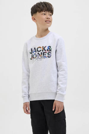 sweater wit