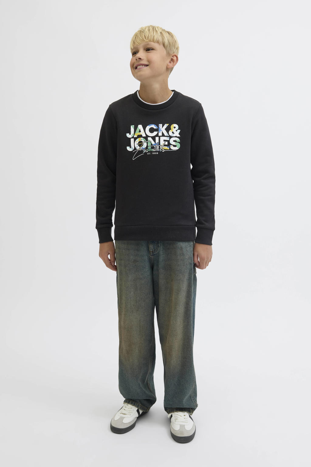 Zwarte jongens JACK & JONES JUNIOR sweater met logo dessin, lange mouwen, ronde hals en geribde boorden