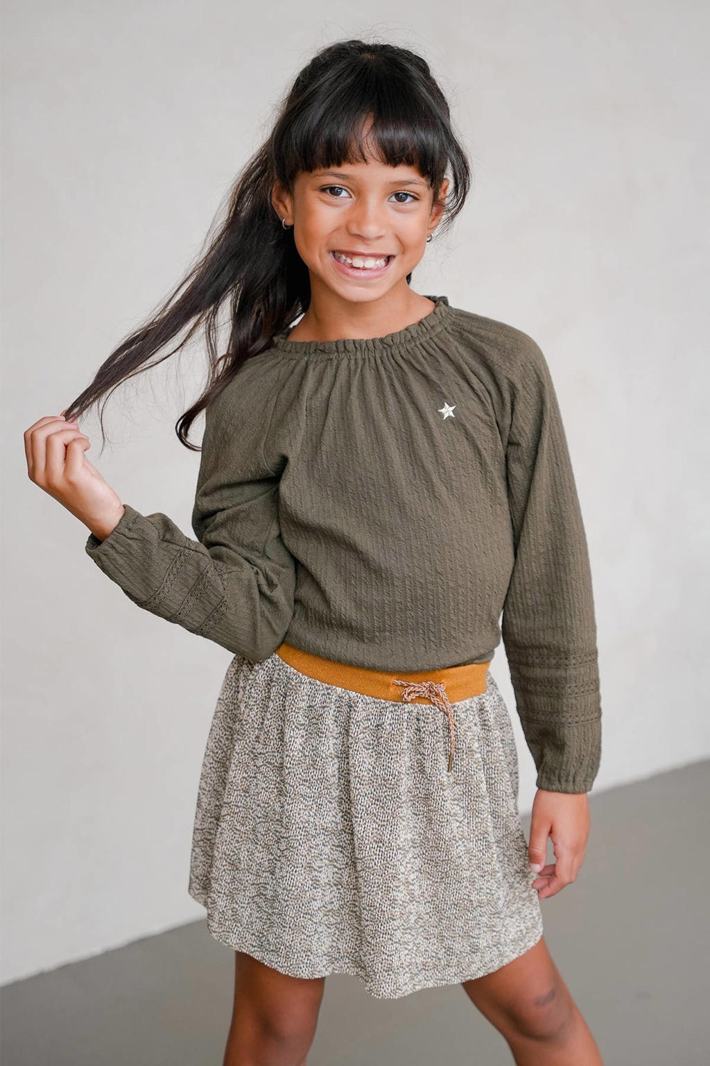 Beige meisjes Like Flo korte rok gemaakt van polyester en met elastische tailleband met koord