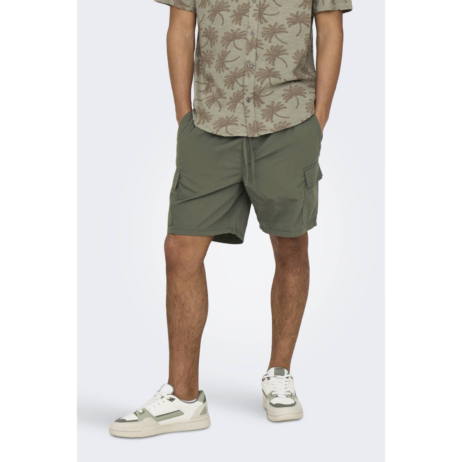 ONLY & SONS regular cargo short groen