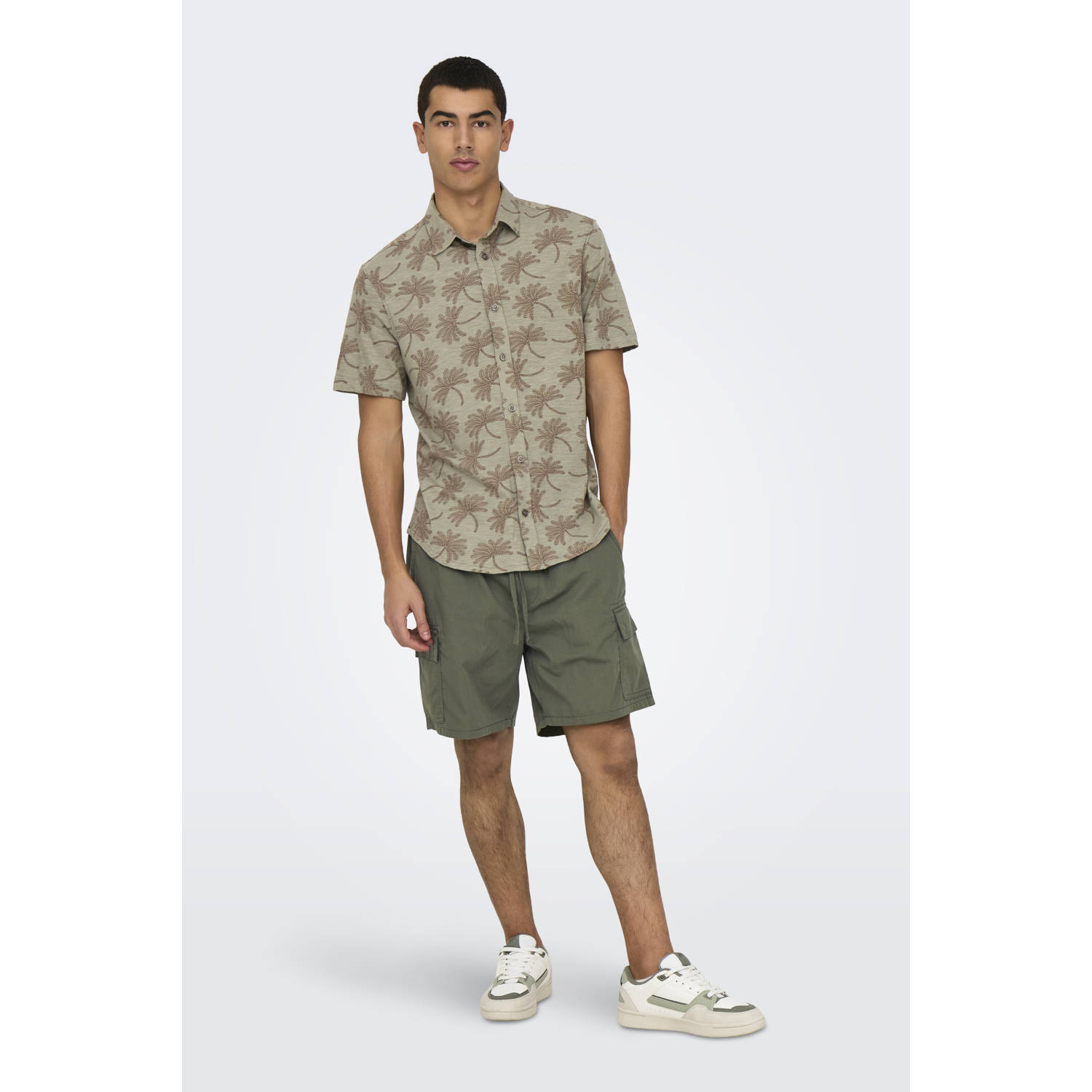 ONLY & SONS regular cargo short groen
