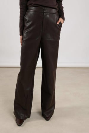 imitatieleren wide leg regular waist casual broek donkerbruin