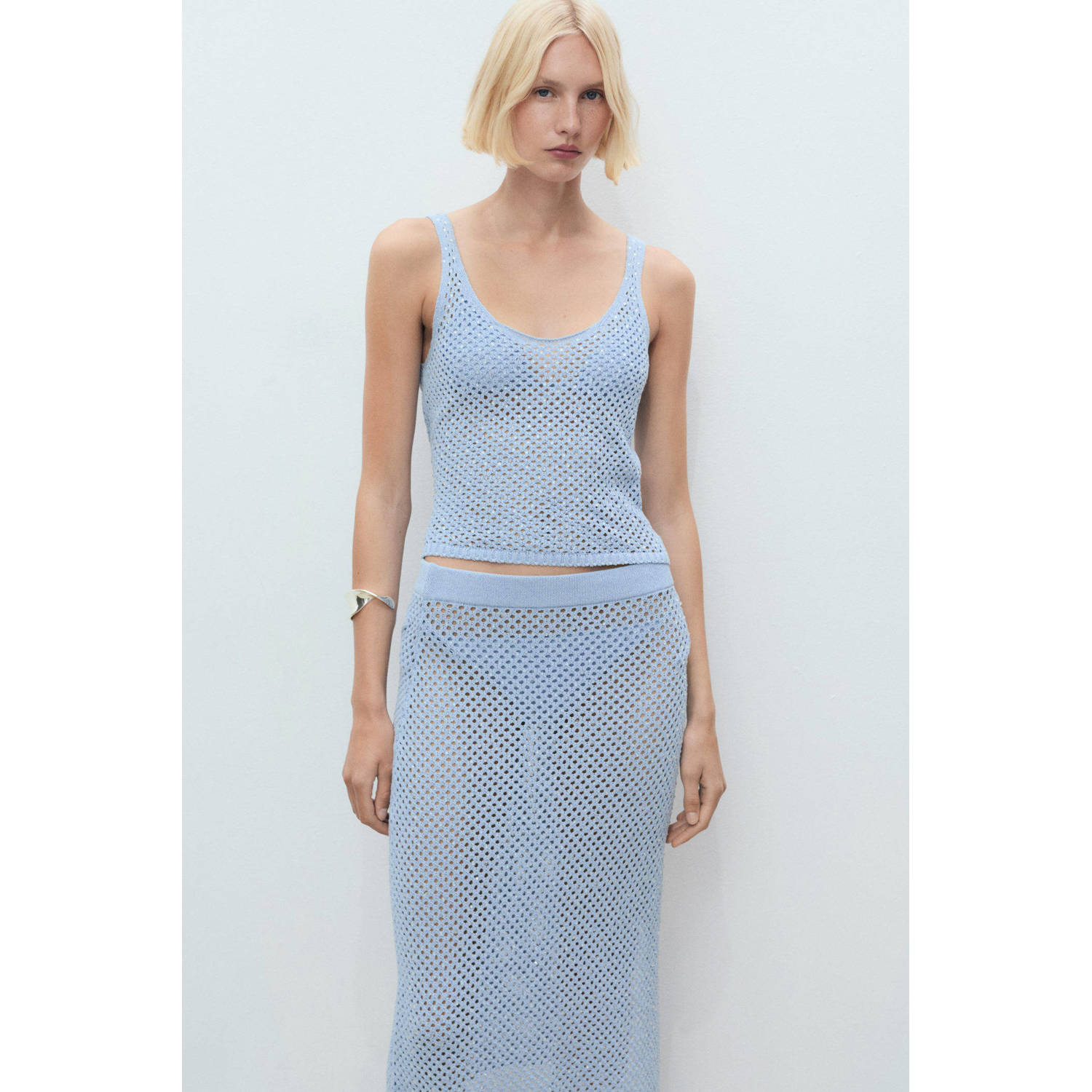 Mango mouwloze top lichtblauw crochet