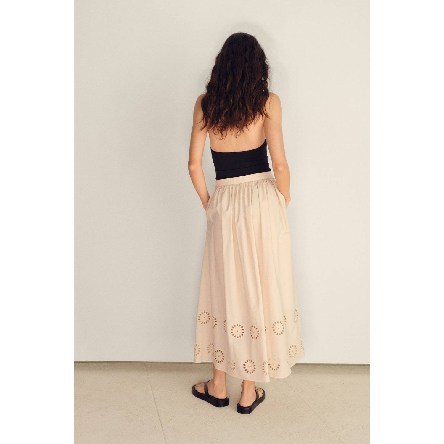 Mango midi rok broderie ecru