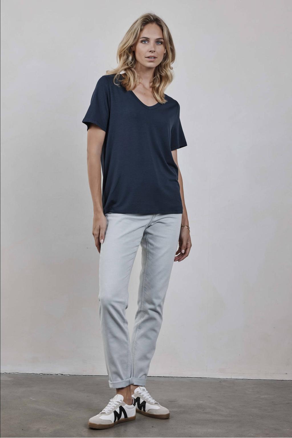 Donkerblauwe dames Didi T-shirt van viscose met effen, korte mouwen en ronde hals