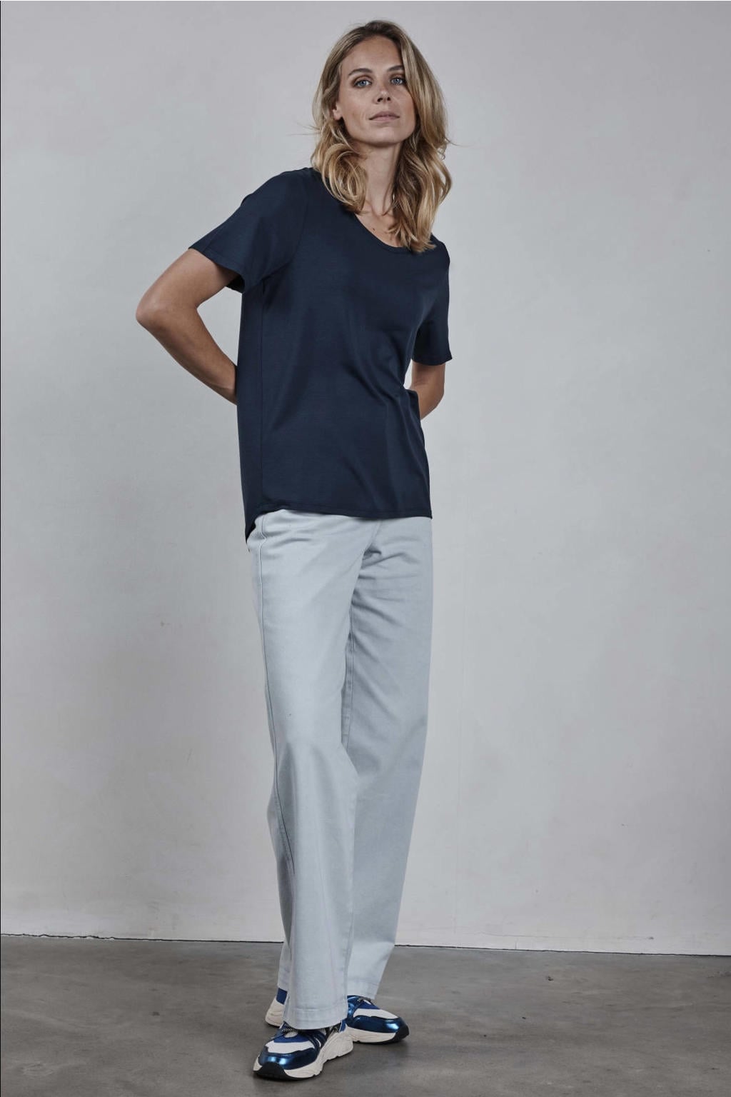 Donkerblauwe dames Didi T-shirt van viscose met effen, korte mouwen en ronde hals