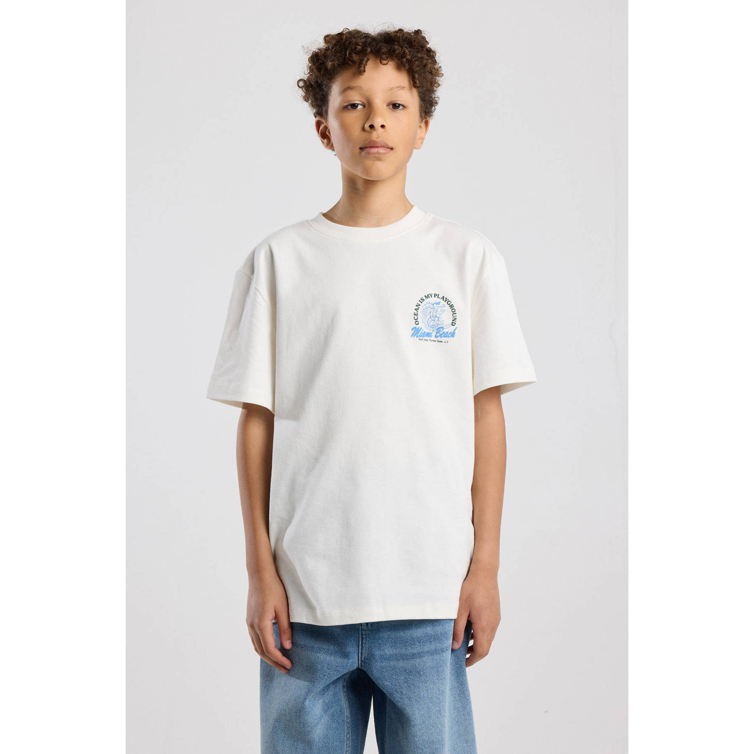 America Today T-shirt wit