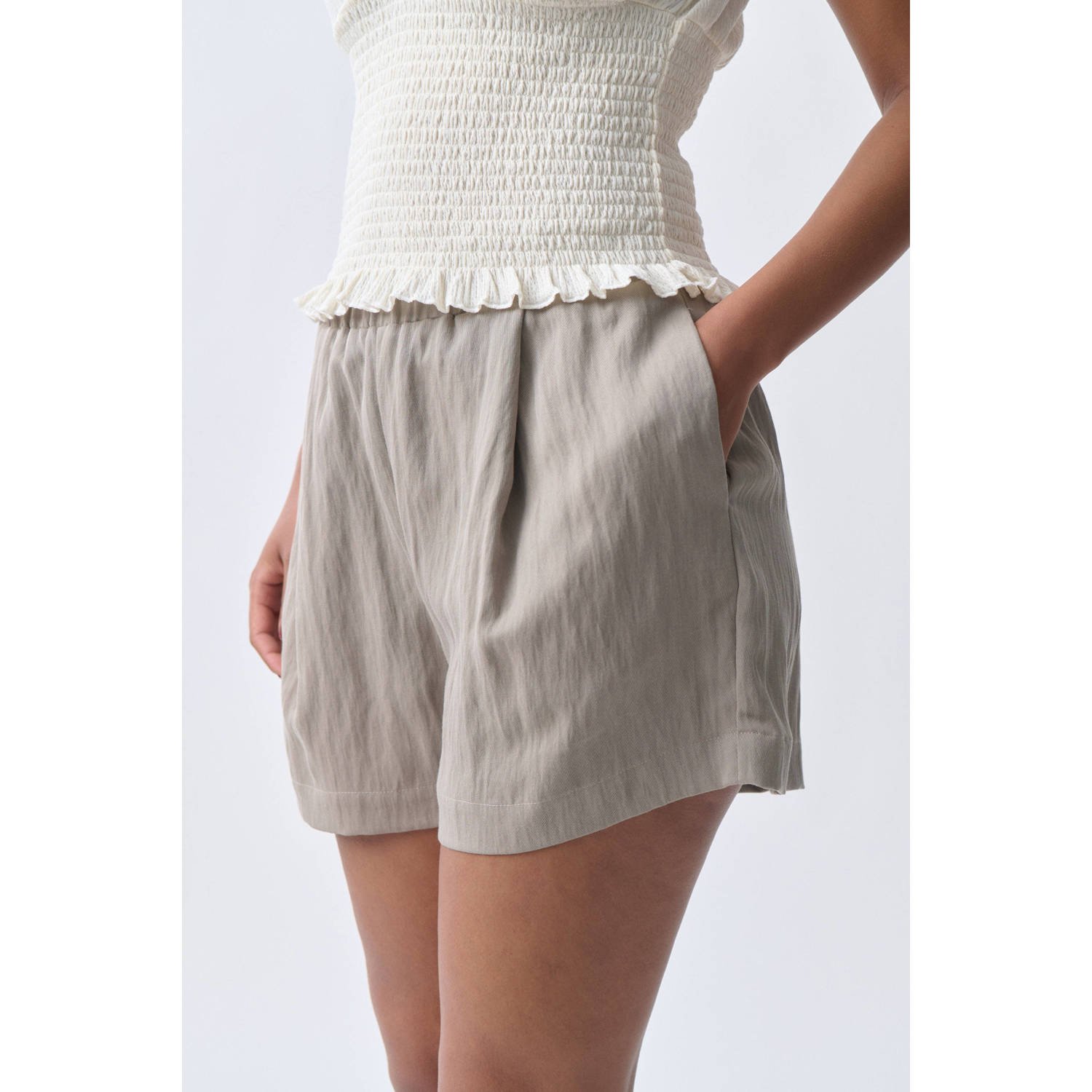 Gina Tricot wide leg high waist casual short kaki