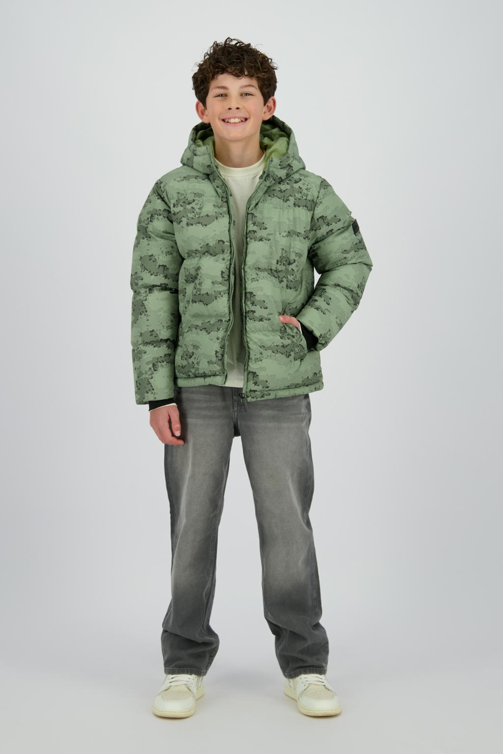 Groene jongens Raizzed gewatteerde jas van polyester met camouflageprint, lange mouwen, capuchon en ritssluiting