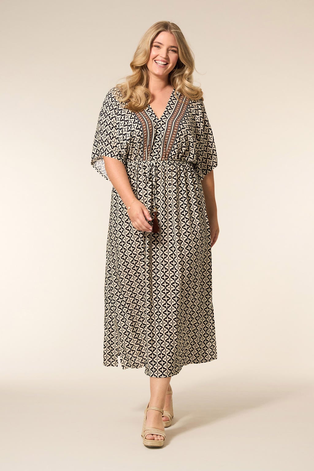 Zwarte dames Miss Etam Plus maxi jurk van viscose met korte mouwen en striksluiting