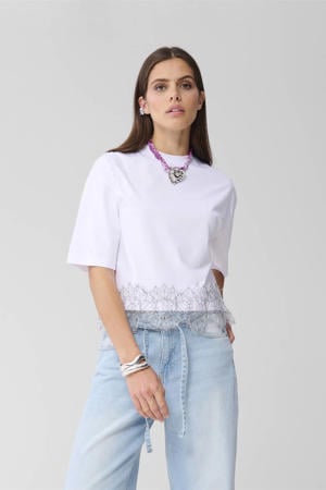 T-shirt wit