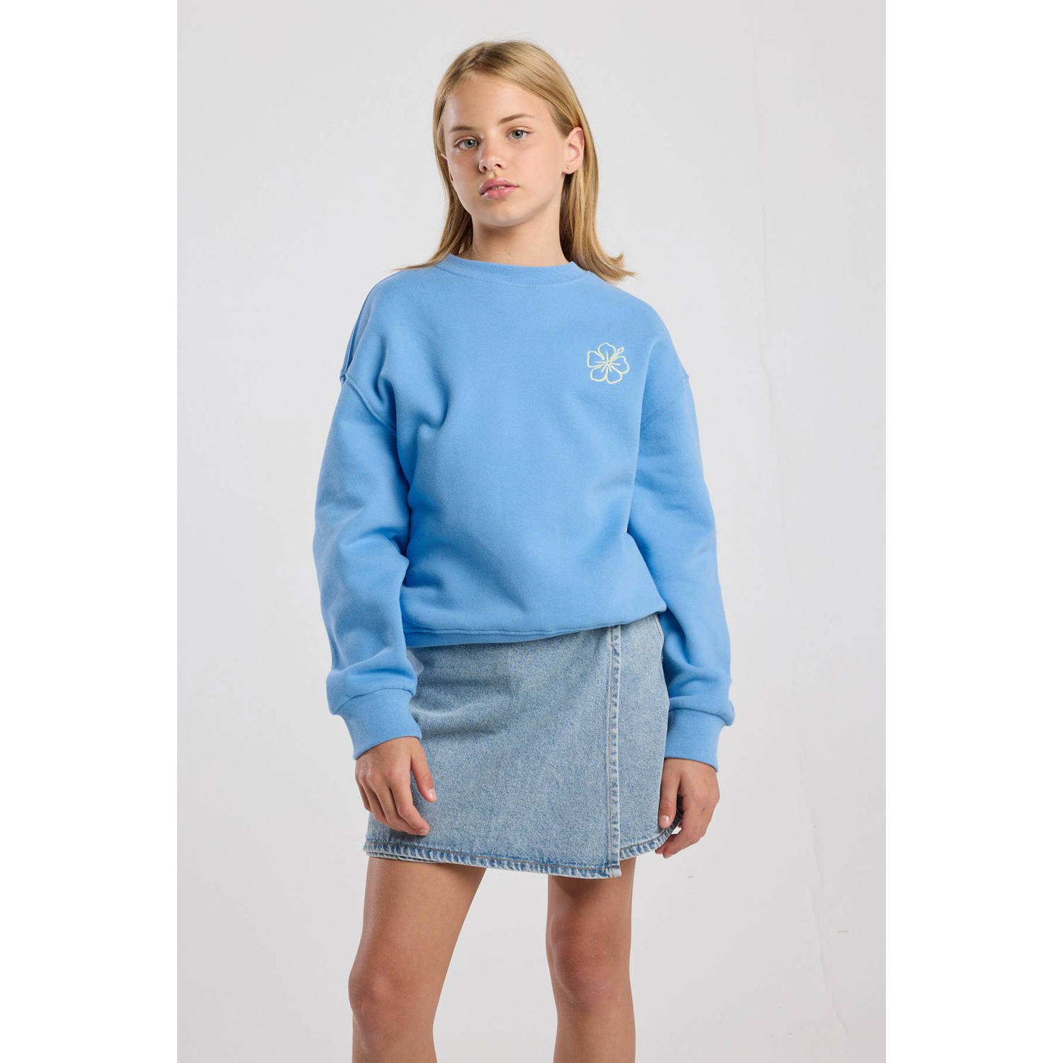 America Today sweater lichtblauw