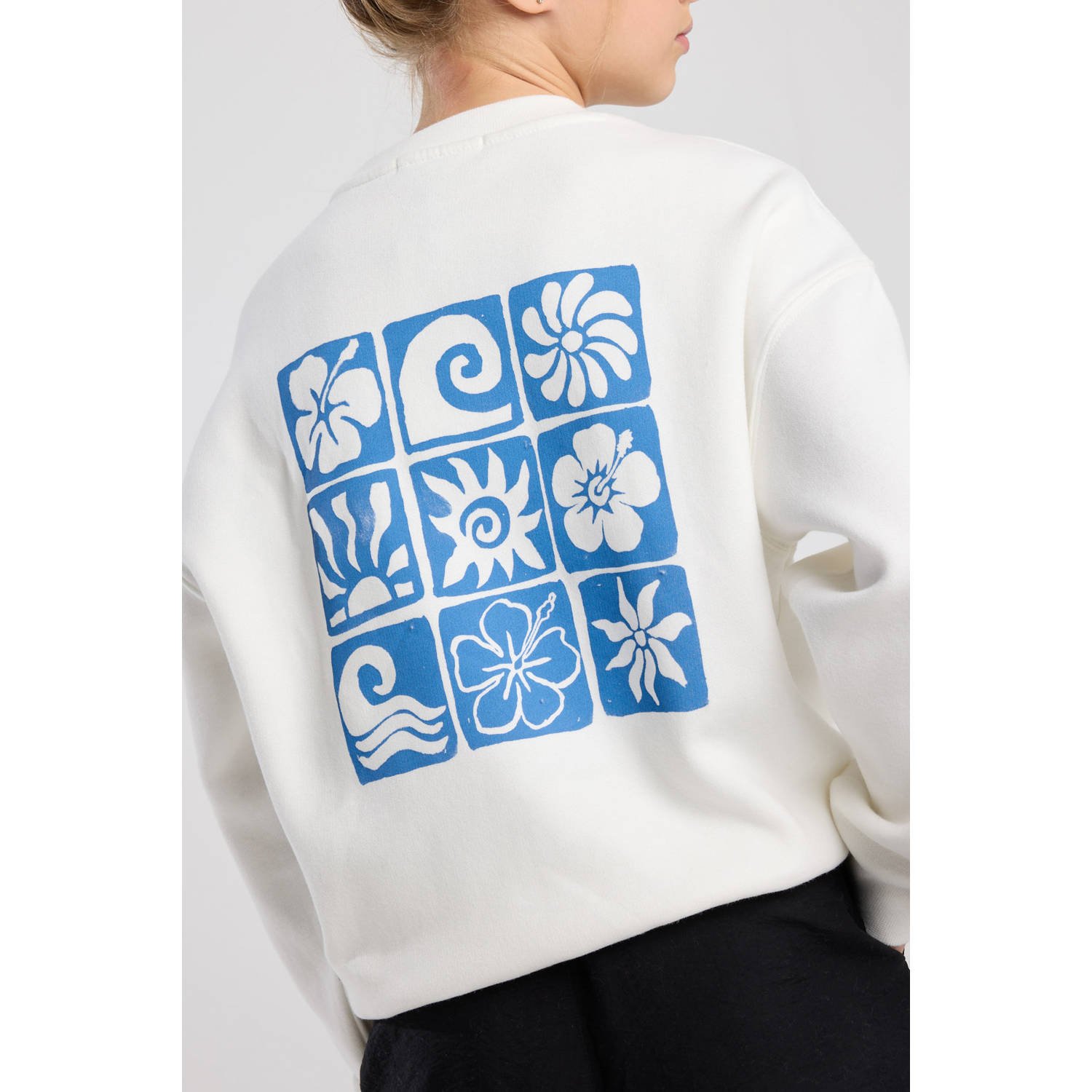 America Today sweater wit