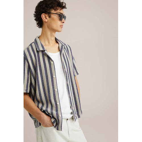 WE Fashion comfort gestreepte casual overhemd donkerblauw afbeelding